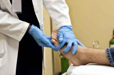 When To Consult a Foot Doctor for Persistent Discomfort